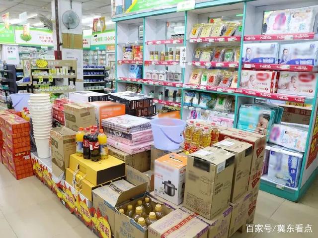 實體經(jīng)濟(jì)不景氣,連鎖藥店卻越干越大!藥店店長說出其中兩大原因